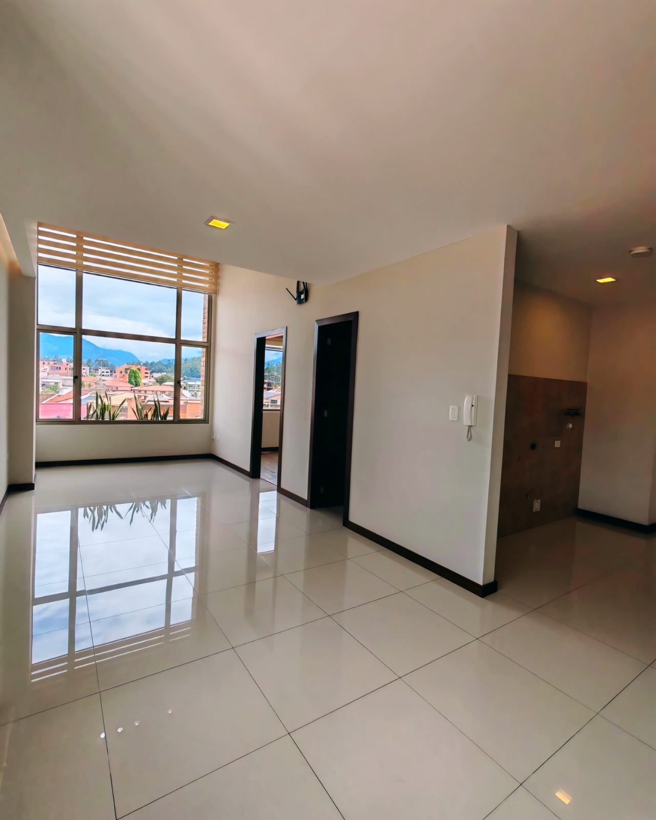Duplex con vista — Av. Primero de Mayo, Cuenca