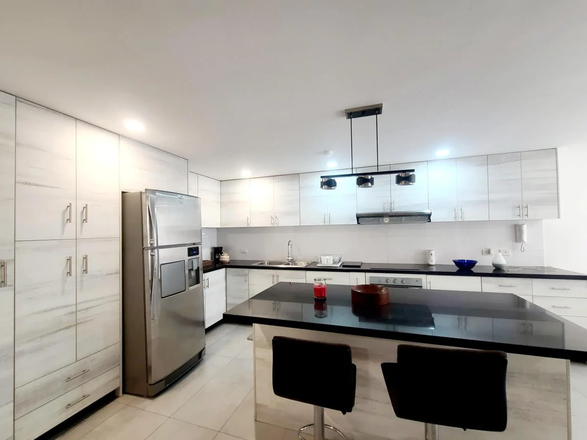 Suite Amueblada de lujo — AV. Solano, Cuenca